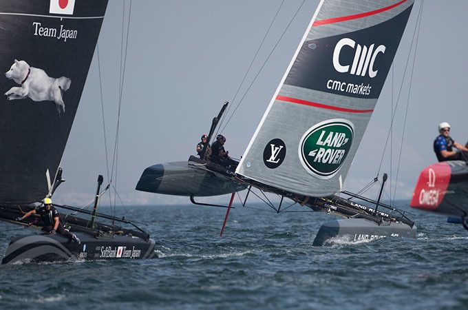 LAND ROVER BAR DIG DEEP TO WIN IN OMAN
