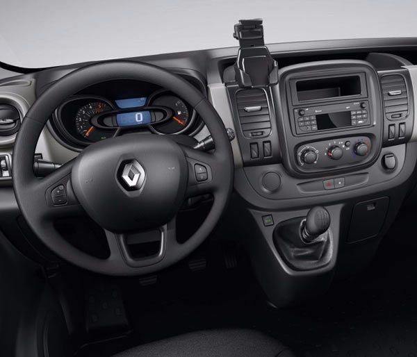 New Renault Trafic Passenger Gallery