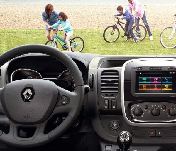 New Renault Trafic Passenger Gallery