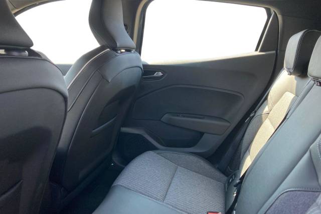 2022 Renault Clio 1.6 E-TECH Hybrid 140 S Edition 5dr Auto