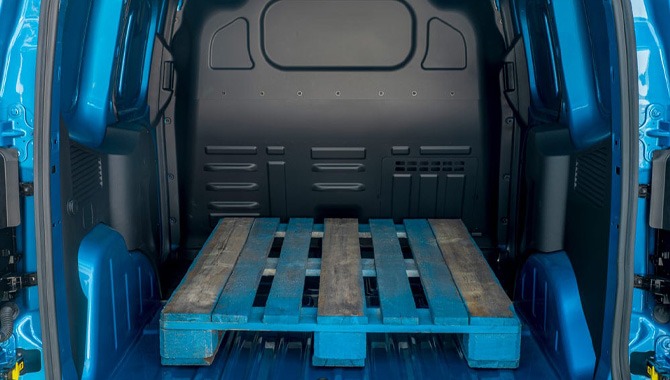 Ford E-Transit Courier - 