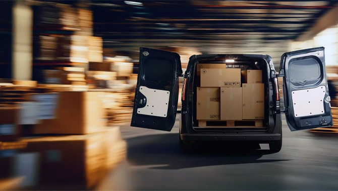 NEW RENAULT TRAFIC VAN E-TECH - Interior